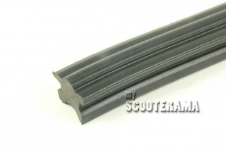 Set complet Profilés caoutchoucs pour baguettes plancher Vespa 50, Special, 125 Primavera, ET3