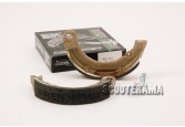 Garnitures de frein arrière Vespa 125/150 de 1951 à 62 - 8 pouces - garnitures sur 1 pivot